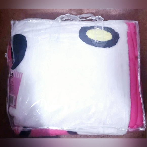 HELLO KITTY TWIN SIZE BLANKET - Picture 3 of 3